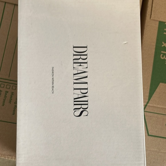 DREAM PAIRS Slip-on Sneakers Size 5.5 Gray New - Picture 2 of 10